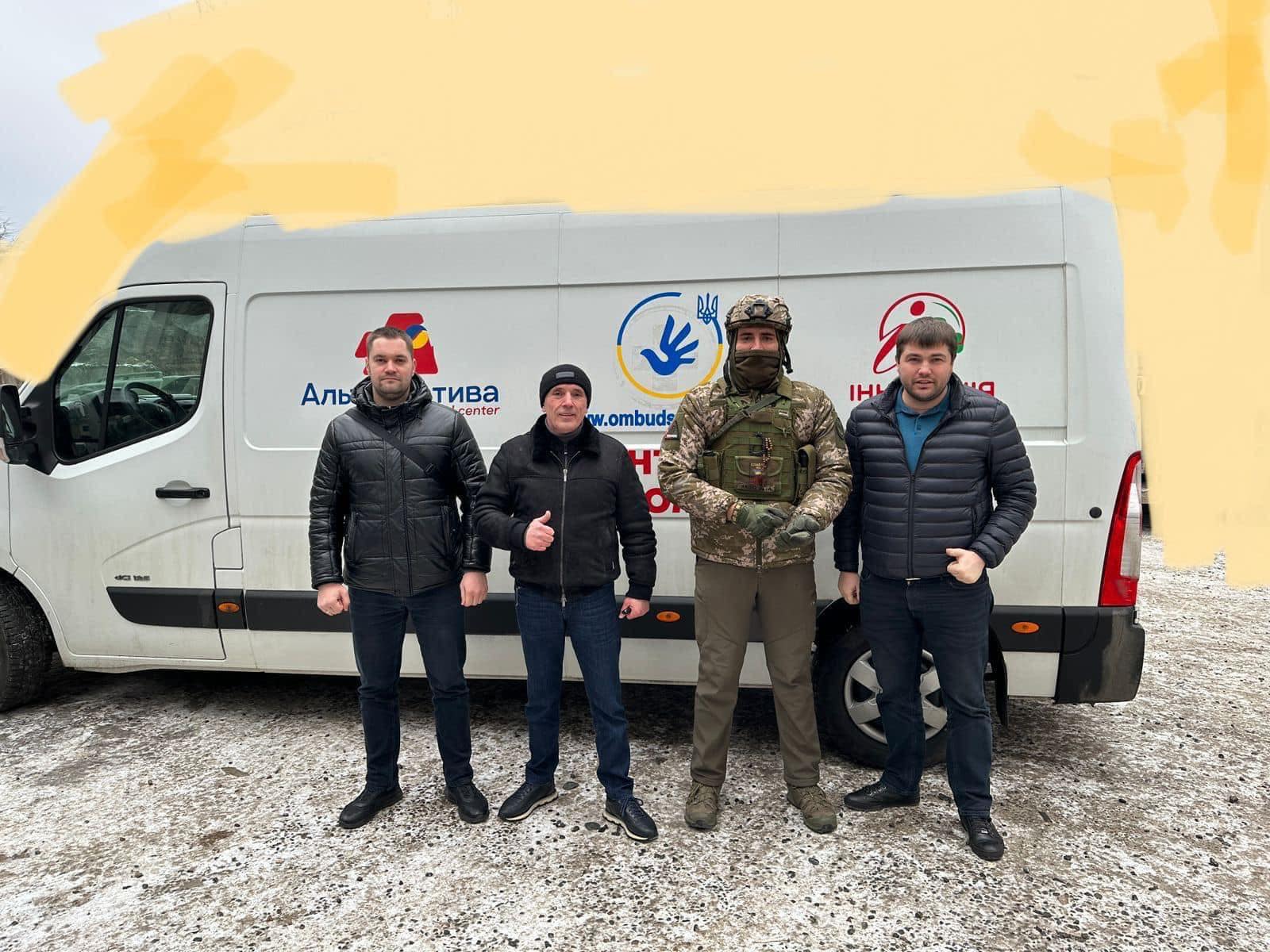 Медичні центри «Альтернатива» та «Інновація» продовжують підтримувати волонтерський фронт та допомагати нашим захисникам.